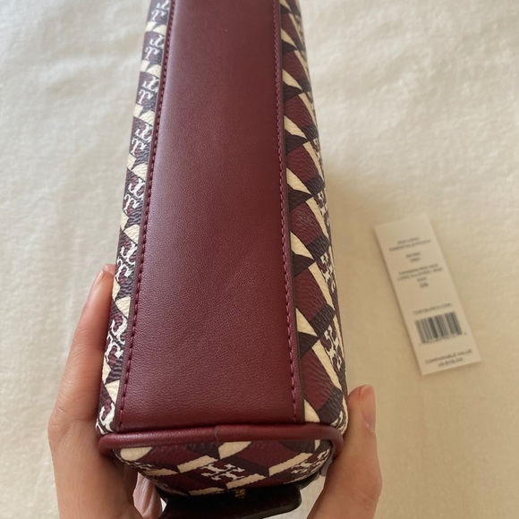 Tory Burch red Geo logo wristlet - Picture 6 of 8